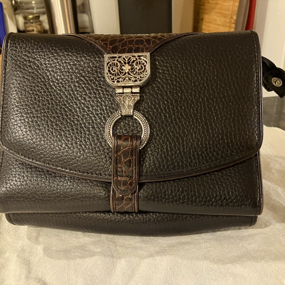 The NEPAL Organizer by BRIGHTON! like new beautiful bag. Missing shoulder strap.